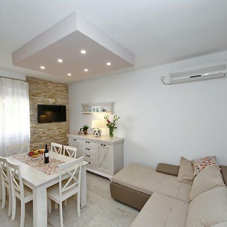 Apartment Nela Zadar Bagian luar foto