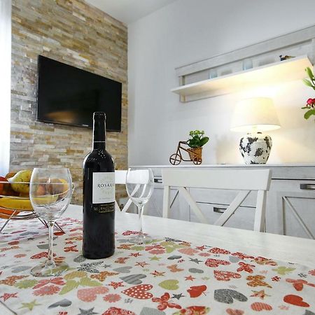 Apartment Nela Zadar Bagian luar foto