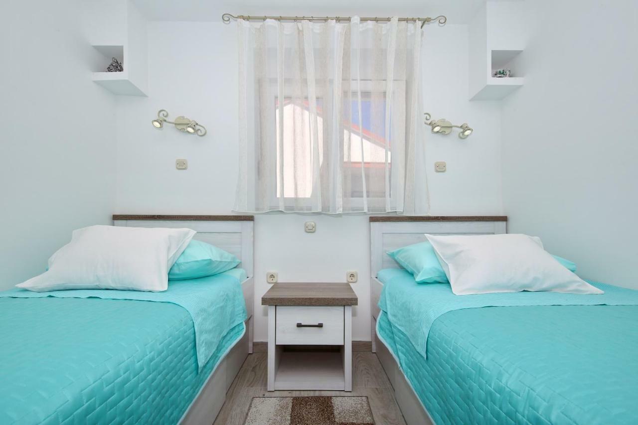 Apartment Nela Zadar Bagian luar foto