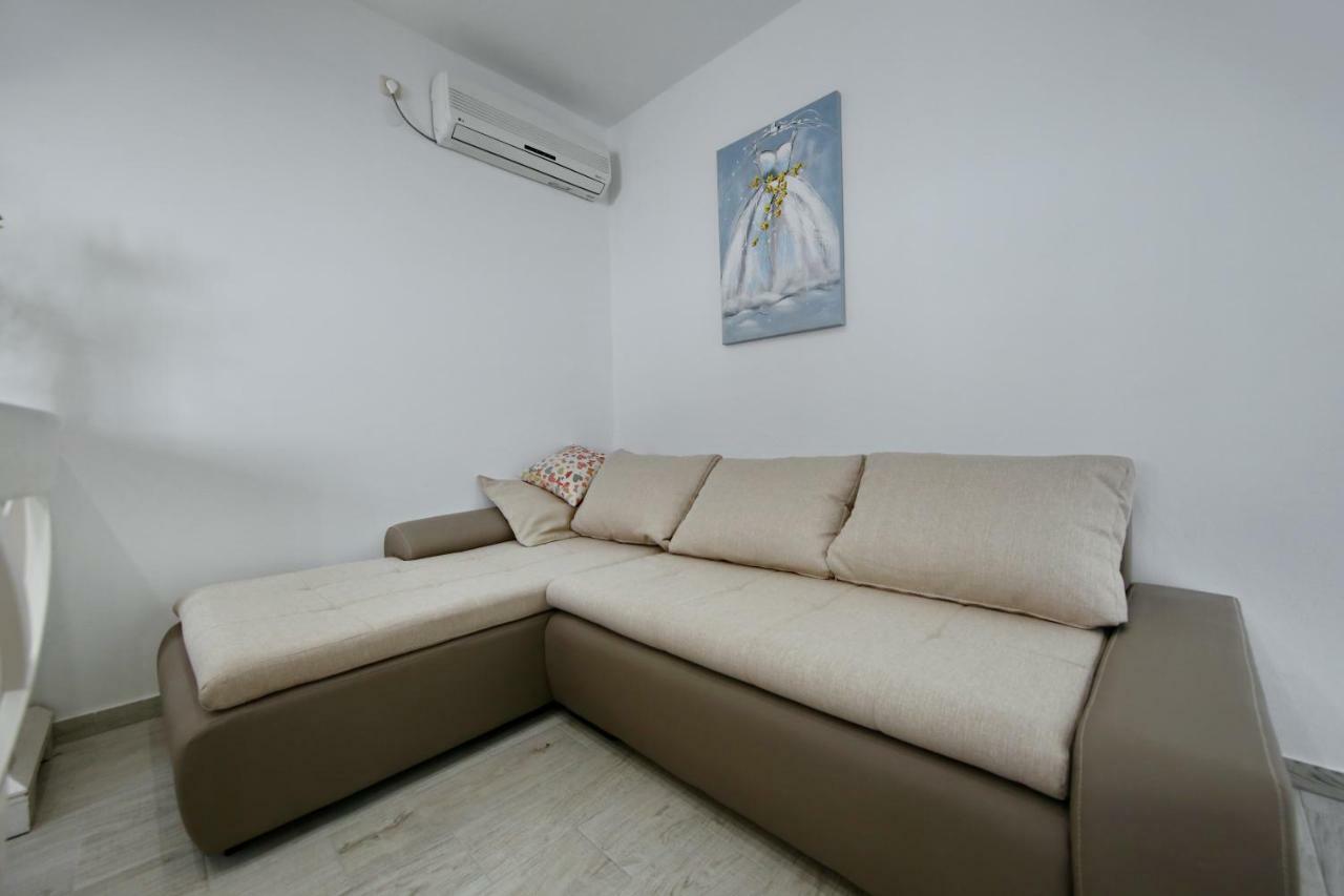 Apartment Nela Zadar Bagian luar foto